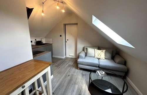 Street Apartment | Guest Rated: The Annex Glastonbury Tor View Awaits You