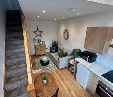 Acomb House | Discover The Annex in York: Pet Friendly & Guest Rated 9.6