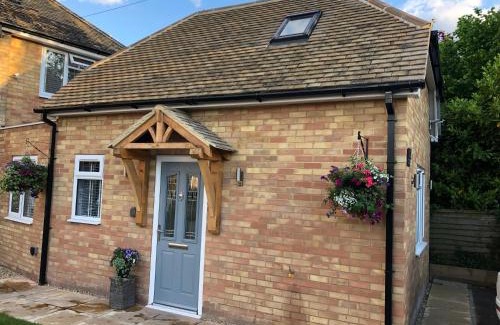 Didcot Apartment | Discover The Annex: Top-Rated 4-Star Hotel in Didcot