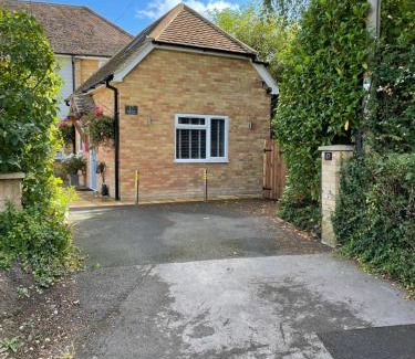 Didcot Apartment | Discover The Annex: Top-Rated 4-Star Hotel in Didcot