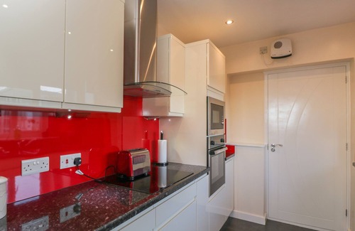 Drybrook Cottage | Discover THE ANNEX: Pet-Friendly Oasis with Garden Retreat