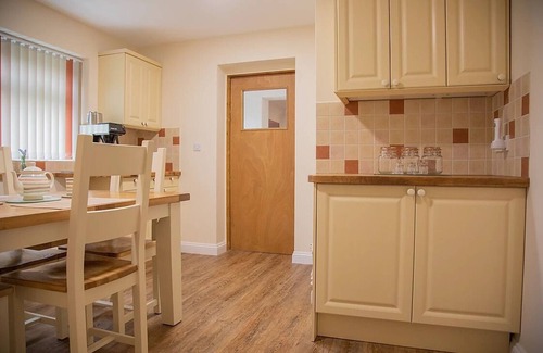 Weyhill House | Adults Only Retreat at The Annexe @ Elmbank - Rated 10/10