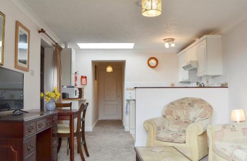 Apse Heath House | Discover The Annexe: Guest Rated 9.7, Pet-Friendly Stay