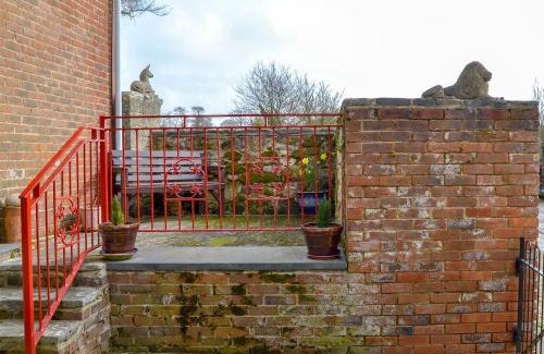 Apse Heath House | Discover The Annexe: Guest Rated 9.7, Pet-Friendly Stay