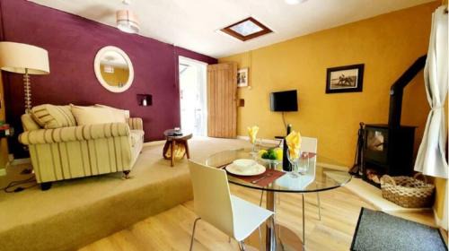 Peasedown Saint John Apartment | Family-Friendly Getaway at The Annexe - Rated 9.1/10