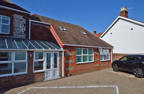 Sheringham Cottage | Cozy Stay at The Annexe on Morris Street for 3 Guests