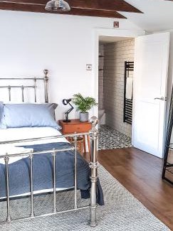 Southampton Apartment | Private Retreat at The Annexe: Rated 9.3/10, Parking Included