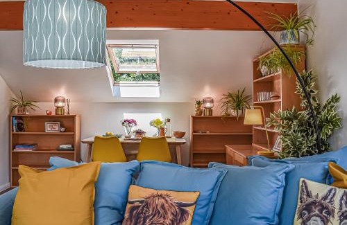 New Forest District House | Pet-Friendly Haven at The Annexe The Roost - Rated 9.5/10