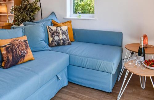 New Forest District House | Pet-Friendly Haven at The Annexe The Roost - Rated 9.5/10