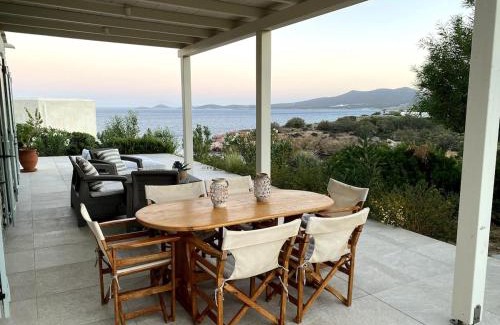 Soros House | Exceptional Oceanfront Stay at The Antiparos Stone House