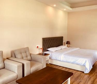 Gangtok Bed & Breakfast | Top-Rated Family Retreat at The Apartment with Kitchen