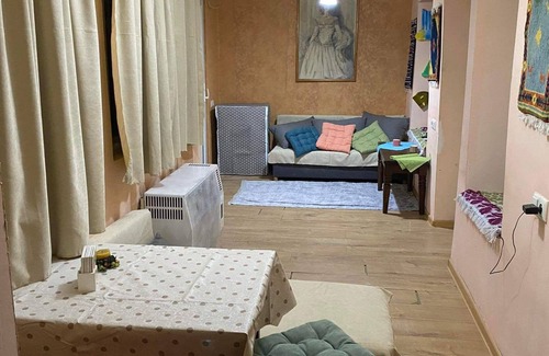 mtatsminda Apartment | Cozy Apartment in a Quiet Environment, Pet & Child Friendly