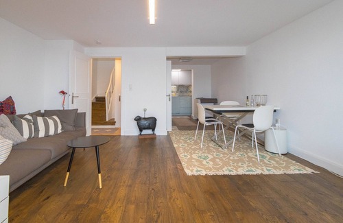 Hornum Apartment | Spacious Oceanfront Apartment for 4 with Pool & Spa Access