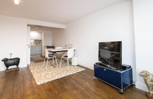 Hornum Apartment | Spacious Oceanfront Apartment for 4 with Pool & Spa Access
