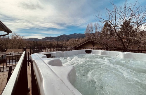 West Colorado Springs Apartment | Mountain View Apartment Suite with Private Hot Tub Awaits