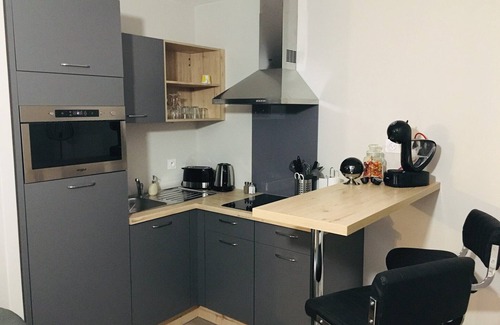 Mainvilliers Apartment | Modern Studio with Private Parking & Free Wi-Fi