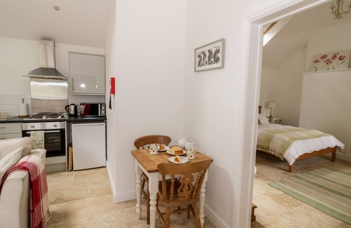 Daventry Cottage | Cozy Apple Barn Oasis with Garden in Daventry