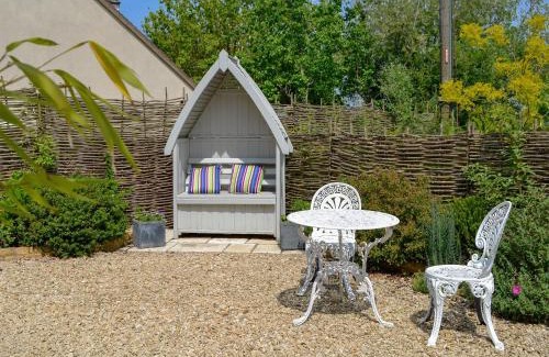Wickhamford House | Discover The Apple Loft: 5-Star Family-Friendly Escape