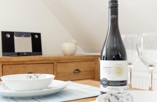 Wickhamford House | Discover The Apple Loft: 5-Star Family-Friendly Escape