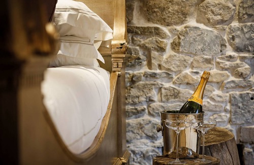 Saint Athan House | Relax at The Apple Store, Gileston Manor - Family Friendly Escape
