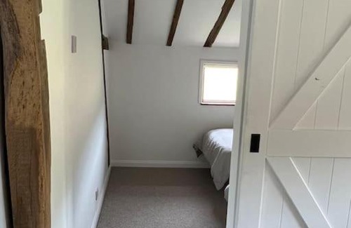 Bromyard Apartment | Family-Friendly Retreat at The Apple Tallet