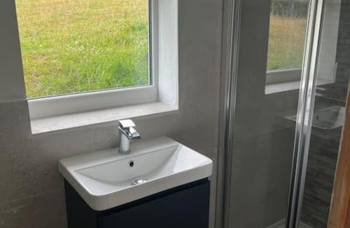 Bromyard Apartment | Family-Friendly Retreat at The Apple Tallet