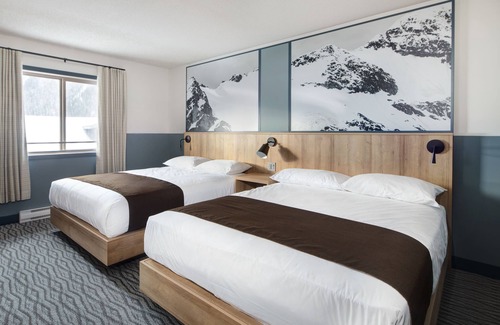 East Kootenay Hotel | Relax at The Approach Hotel: Pool, Spa & Family-Friendly