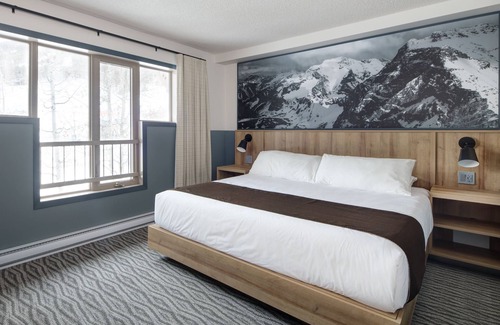 East Kootenay Hotel | Relax at The Approach Hotel: Pool, Spa & Family-Friendly