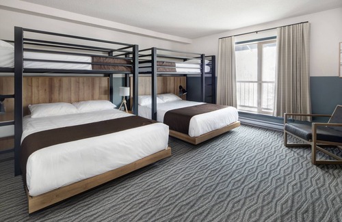 East Kootenay Hotel | Relax at The Approach Hotel: Pool, Spa & Family-Friendly