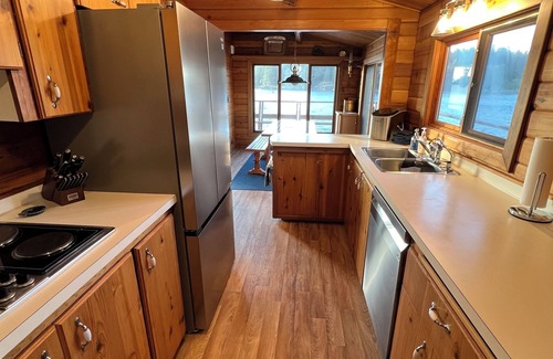 Quadra Island House | Oceanfront Pacific Paradise: Guests Love Our Amenities!