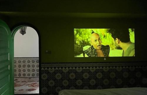 Shapingba Apartment | Discover The Arabian Nights B&B: Family-Friendly Retreat
