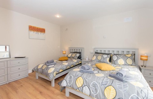 Carrick-on-Suir House | Discover The Arch Accommodation: Family-Friendly Retreat