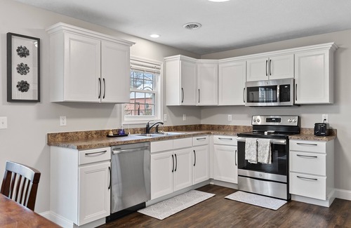 Springfield House | Exceptional Archer Home: Pet & Child Friendly Retreat