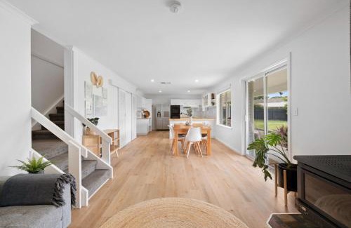 McLaren Vale House | Stylish Stay at The Arches - Rated 9.7 for Family Comfort