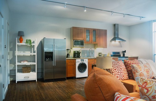 Greenway Plaza-Upper Kirby Apartment | Discover The Architect's Dream: Pet-Friendly Luxury Retreat