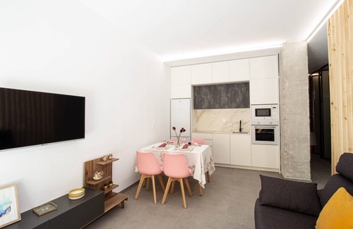 Chana Apartment | The Architect's Room: Family & Pet-Friendly Retreat