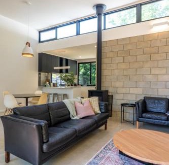 Hahndorf House | Family-Friendly Getaway at The Architects House Villa