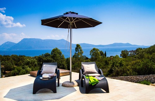 Katomerion Villa | Explore Idyllic Ionian Architecture with Ocean View Amenities