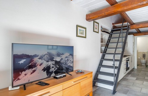 Arcola Apartment | Discover The Arcolan Cottage: Your Unique Medieval Escape