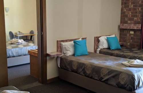 Broken Hill Hotel | Eco-Friendly Retreat at The Argent Motel - Child Friendly & Breakfast