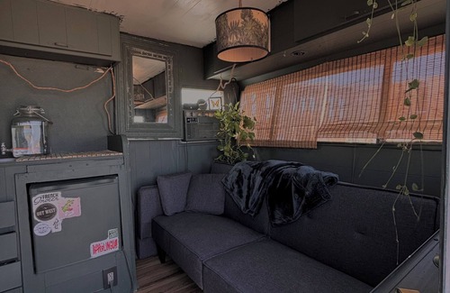 Terlingua House | The Aristocrat @RuinsTerlingua n—Close to park—great WiFi n—On grid—Ghostown