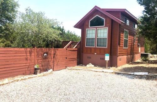 Austin House | Relaxing Retreat at The Armadillo Cabin - 10/10 Guest Rated