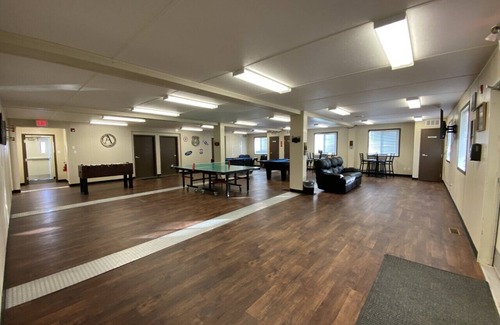 Pecos Hotel | Convenient Stay at The Armadillo Hotel Orla with Breakfast