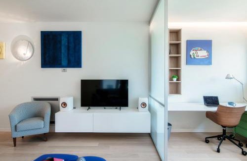 Cernobbio Apartment | Discover The Art House: Family-Friendly Getaway in Como