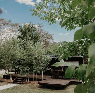 Woodlands House | Guest Rated 10/10: Experience The Artemis Cottage Delight