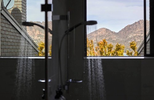 Coles Bay House | Discover The Arthouse Freycinet: Family-Friendly Retreat