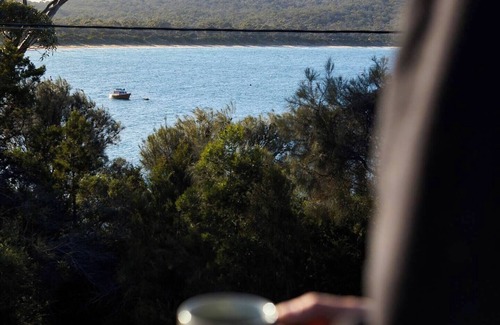 Coles Bay House | Discover The Arthouse Freycinet: Family-Friendly Retreat