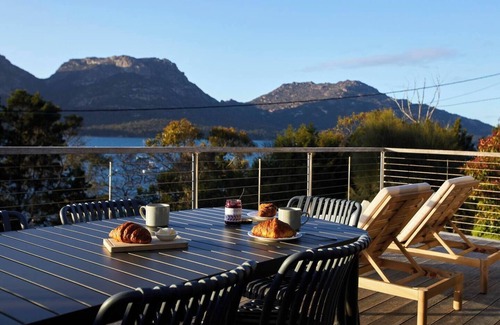 Coles Bay House | Discover The Arthouse Freycinet: Family-Friendly Retreat