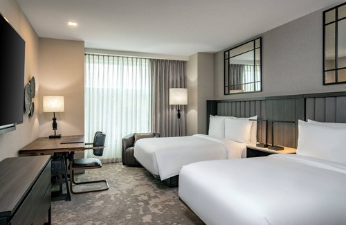 Salem Hotel | Elegant Artisan Hotel at Tuscan Village with Spa & Pool