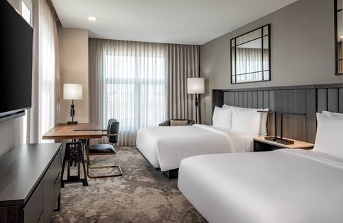 Salem Hotel | Elegant Artisan Hotel at Tuscan Village with Spa & Pool